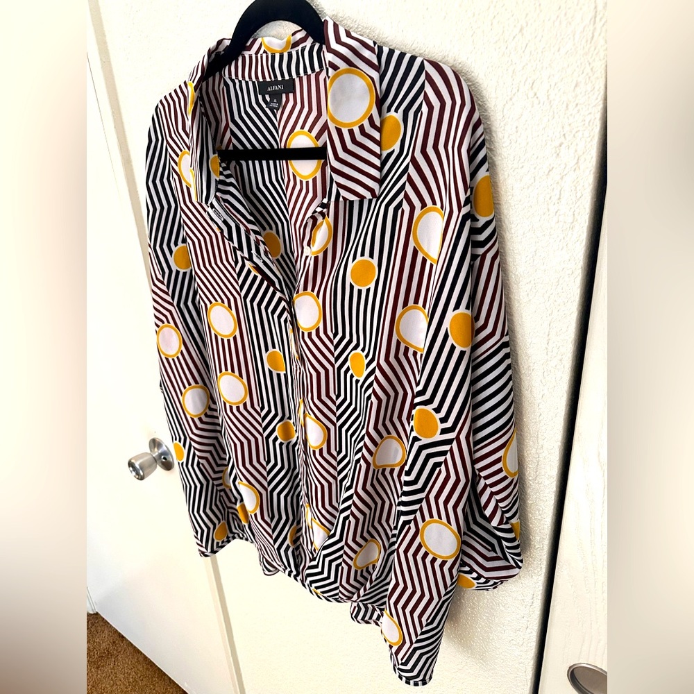 Alfani Geometric Patterned Blouse. Women’s size XL.